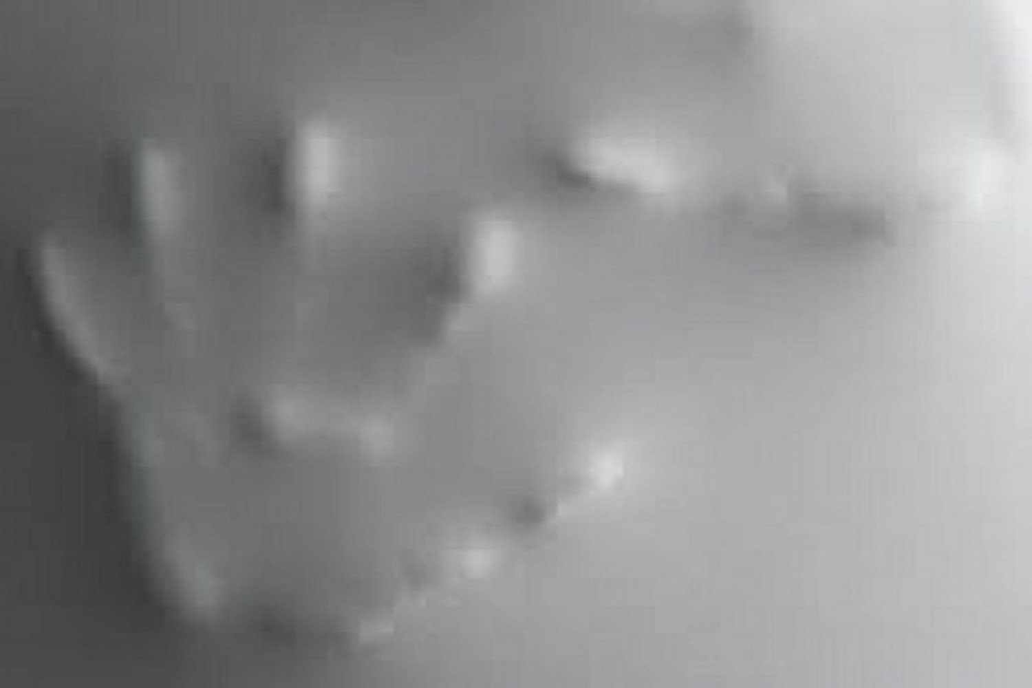 Un tío con una bolsa en la cabeza