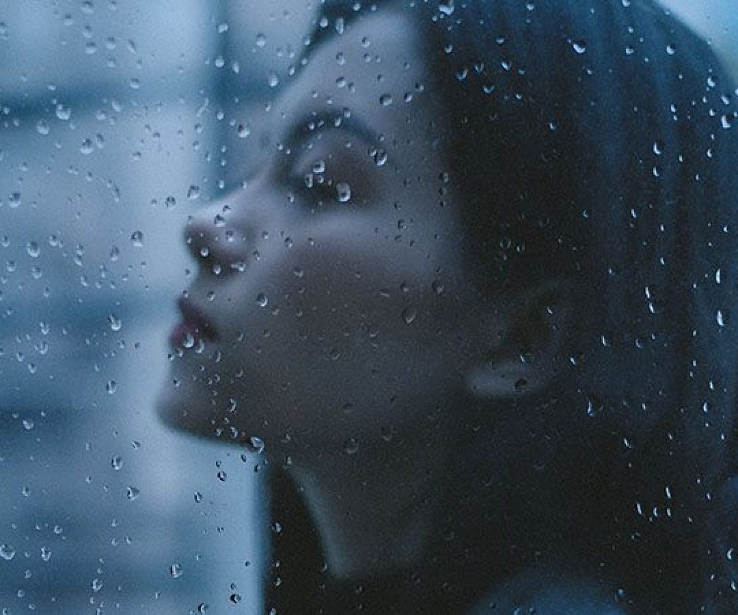 cierra los ojos y mira