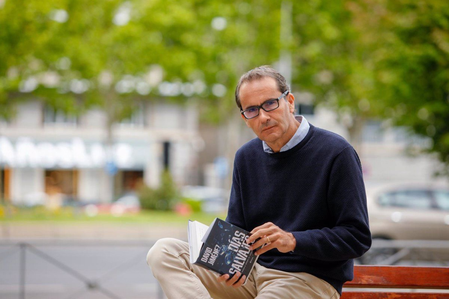 27/05/2024 El periodista y escritor David Jiménez posa con su nuevo libro de ficción, 'Días salvajes'.
SOCIEDAD 
JAVIER OCAÑA